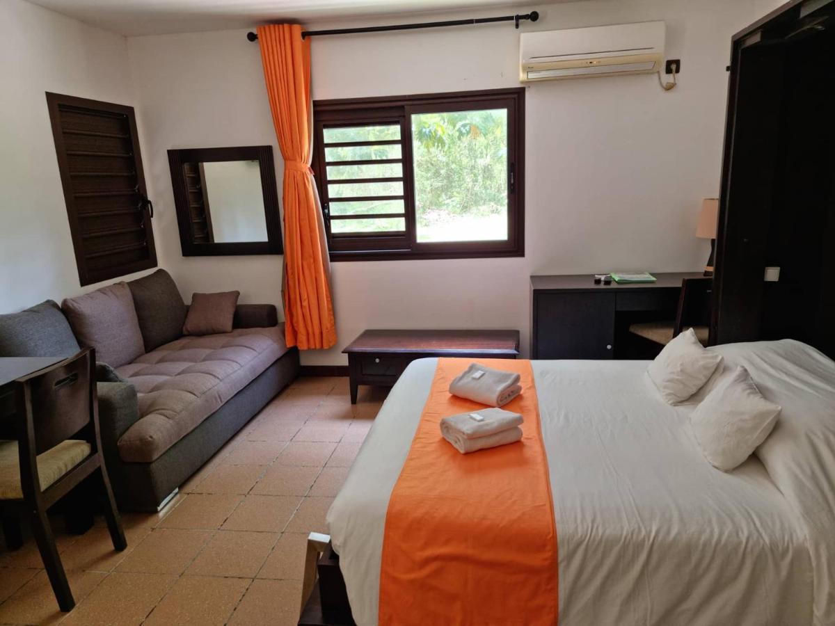 Hotel Oasis De Kiamu Lifou Exterior photo